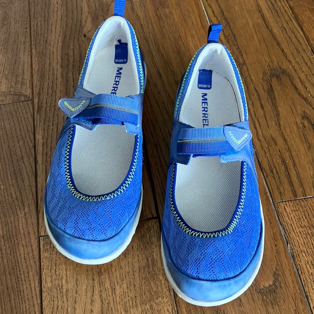 Comfy Merrell slip on flats with Velcro “Mary Jane” closure.